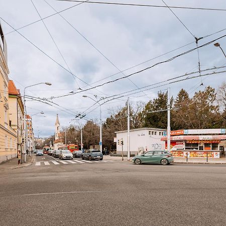 Skau 1 Old Town Family & Business Apartment Free Parking Братислава Экстерьер фото