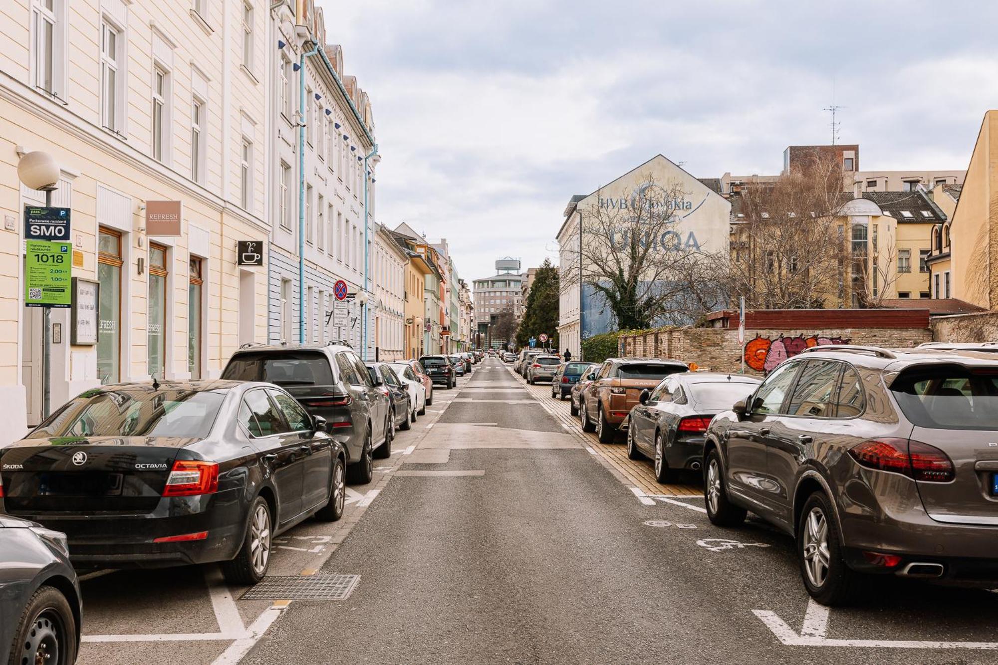 Skau 1 Old Town Family & Business Apartment Free Parking Братислава Экстерьер фото